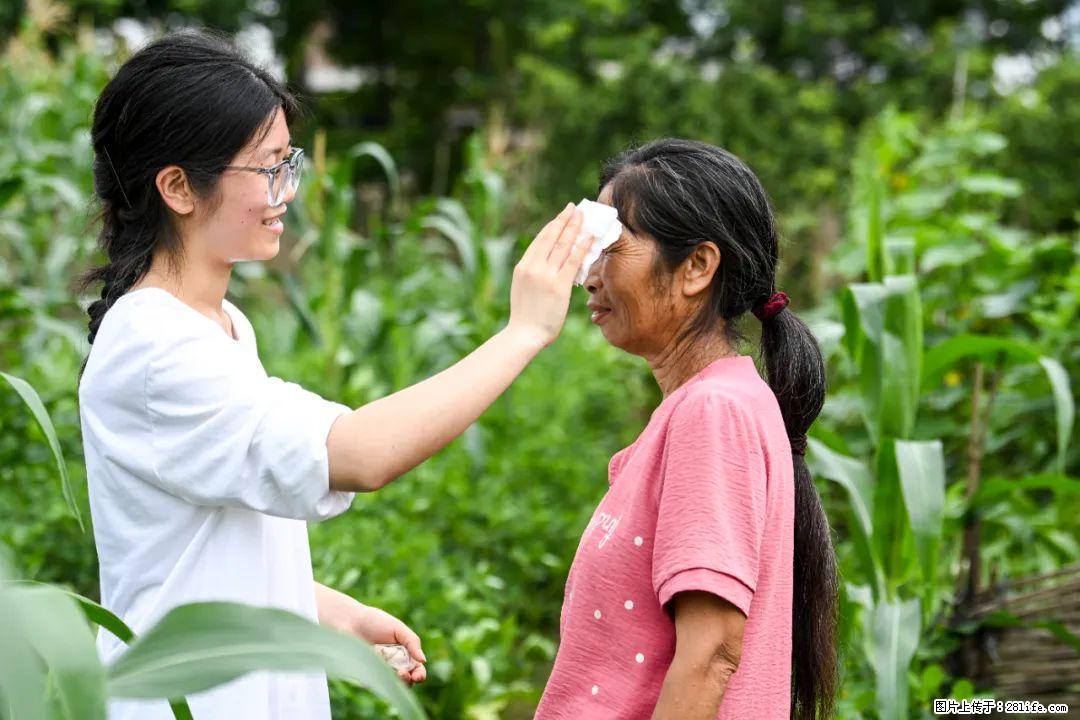 全网追的“扁担女孩”，找了一份暑假工，时薪12元 - 保定生活资讯 - 保定28生活网 bd.28life.com